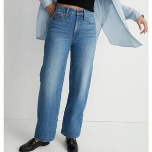 Madewell $128 Curvy Perfect Vintage Wide-Leg Crop Jean in Cresslow Wash Size 30